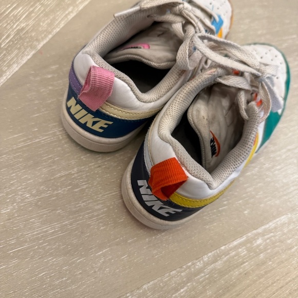 Nike Orange and Green & more Sneakers Modern Athletic Design - Picture 4 of 6